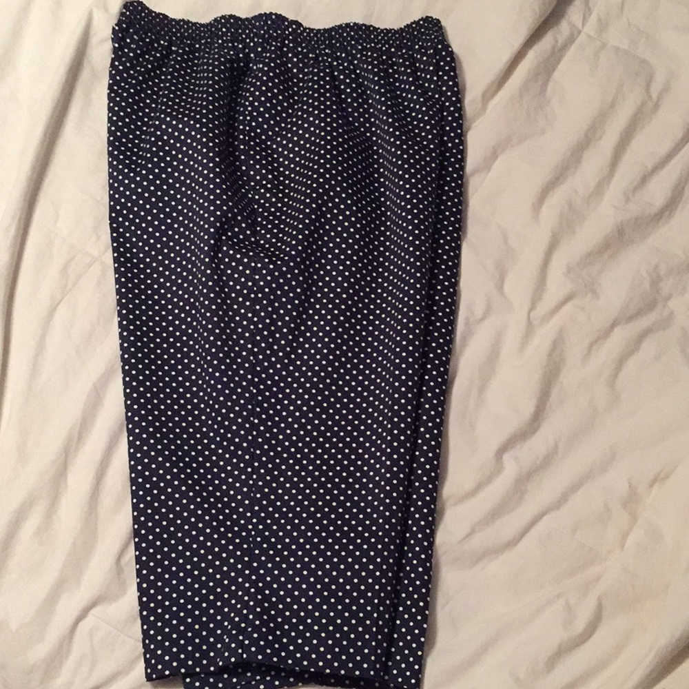 Women’s petite L  elastic waist cropped pants